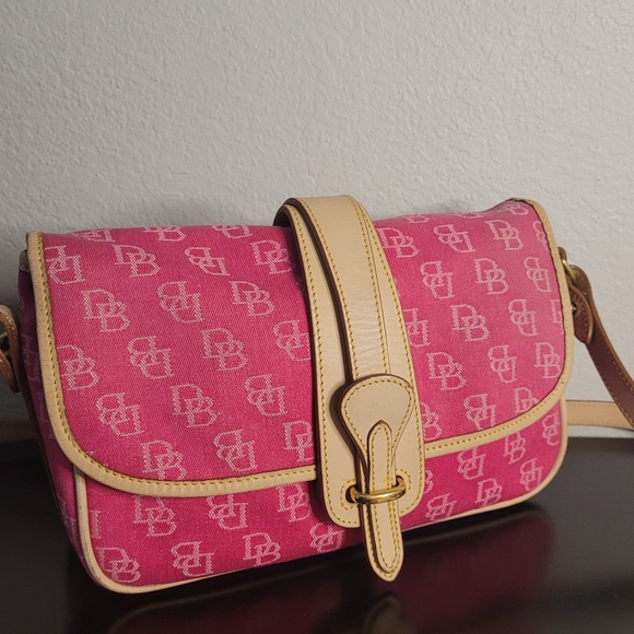 Dooney & Bourke Handbags - DOONEY AND BOURKE LARGE EQUESTRIAN CROSSBODY BAG